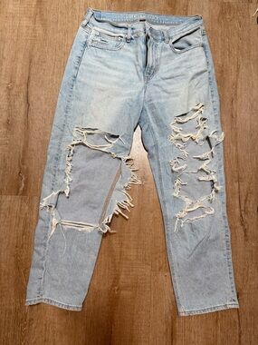 American Eagle Outfitters Light Blue Ripped Boyfriend Jeans